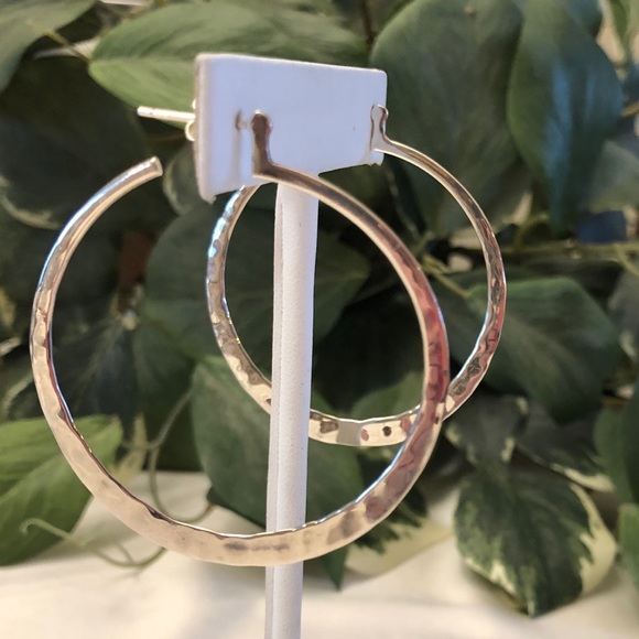 Silpada Sterling Silver Hammered Earrings P1287 - Picture 4 of 16